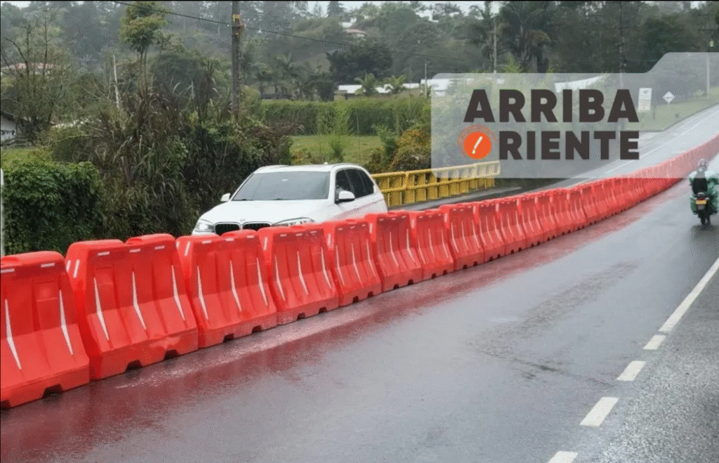 Atención conductores: nuevos separadores viales en la vía Rionegro – La Ceja para reducir accidentes